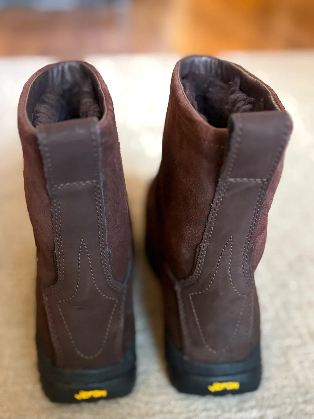 UGG WATERPROOF Men’s Gore-Tex Sheepskin Lined Winter Boots Brown Size 11.5